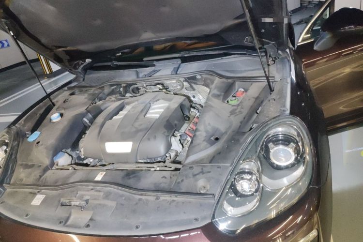 Used Porsche Cayenne 2016 Cayenne 3.0T Engine Bay Left