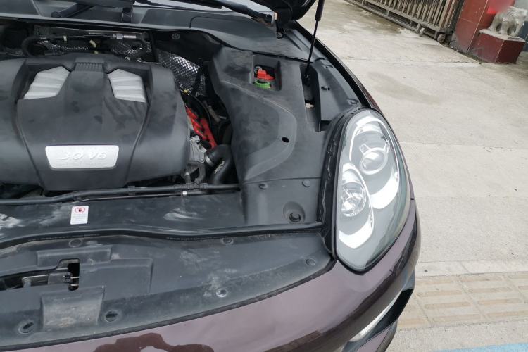 Used Porsche Cayenne 2016 Cayenne 3.0T Engine Bay Left