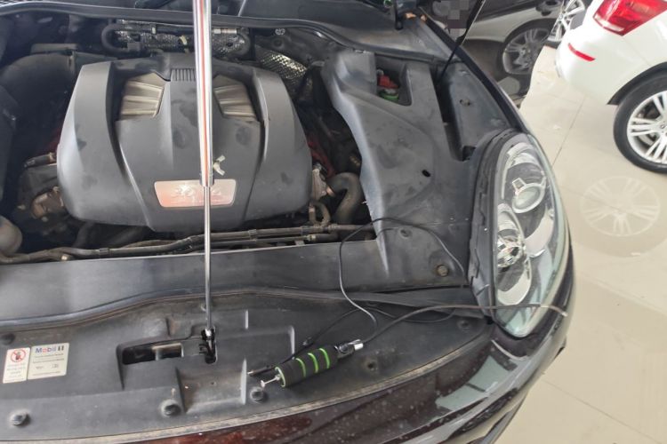 Used Porsche Cayenne 2016 Cayenne 3.0T Engine Bay Left