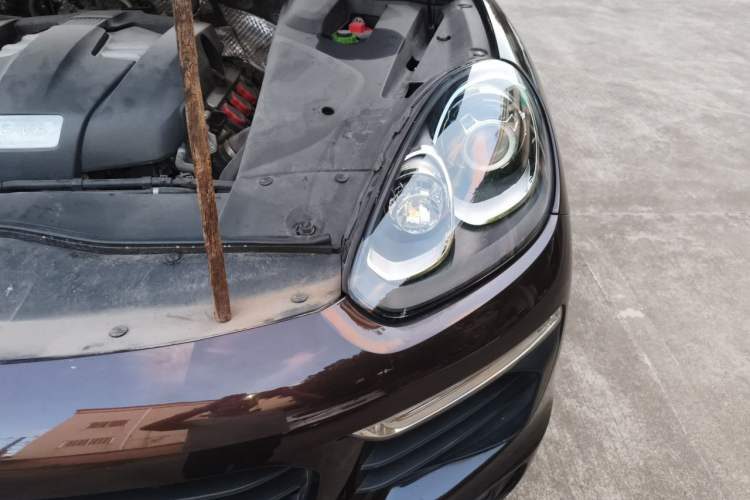 Used Porsche Cayenne 2016 Cayenne 3.0T Engine Bay Left