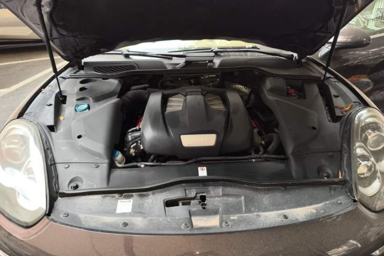 Used Porsche Cayenne 2016 Cayenne 3.0T Engine Bay