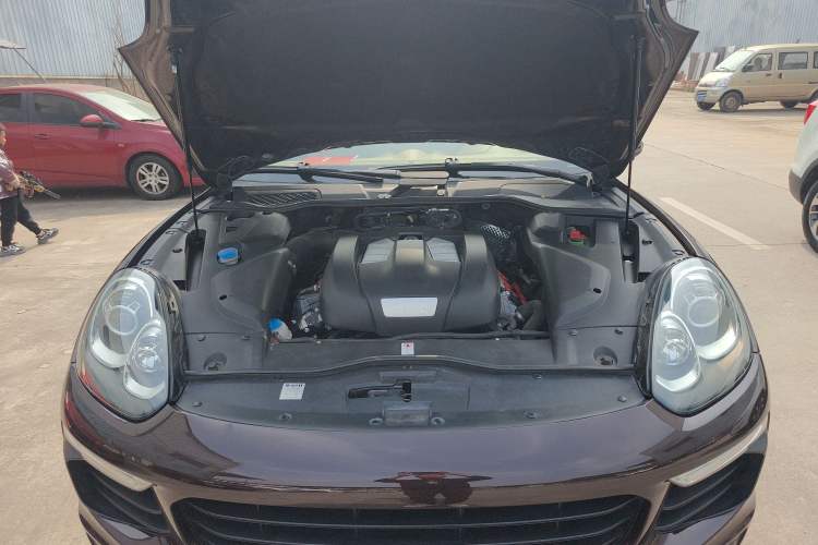 Used Porsche Cayenne 2016 Cayenne 3.0T Engine Bay