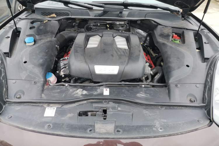 Used Porsche Cayenne 2016 Cayenne 3.0T Engine Bay