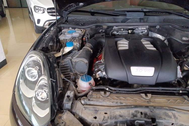 Used Porsche Cayenne 2016 Cayenne 3.0T Engine Bay Right