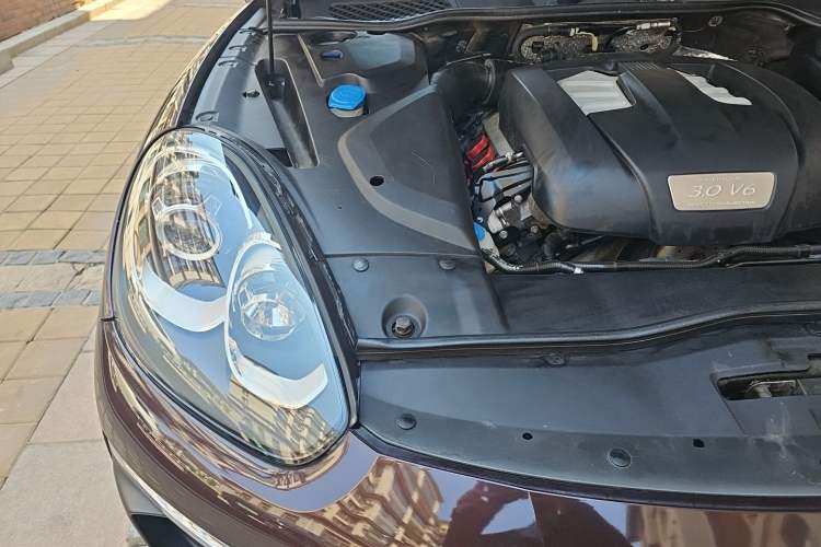 Used Porsche Cayenne  Engine Bay Right