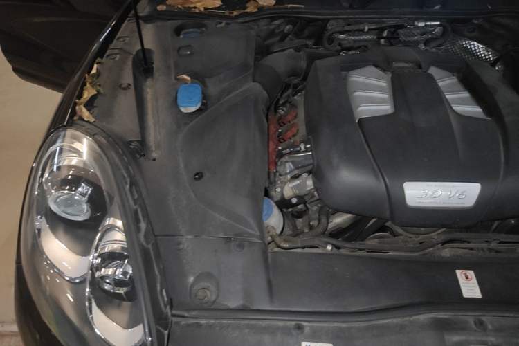 Used Porsche Cayenne 2016 Cayenne 3.0T Engine Bay Right