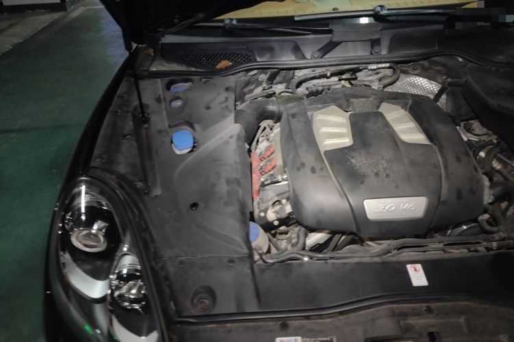 Used Porsche Cayenne 2016 Cayenne 3.0T Engine Bay Right