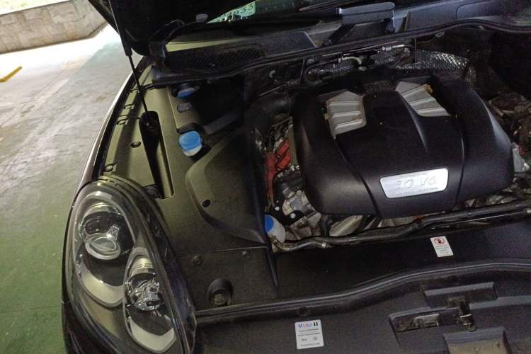 Used Porsche Cayenne 2016 Cayenne 3.0T Engine Bay Right