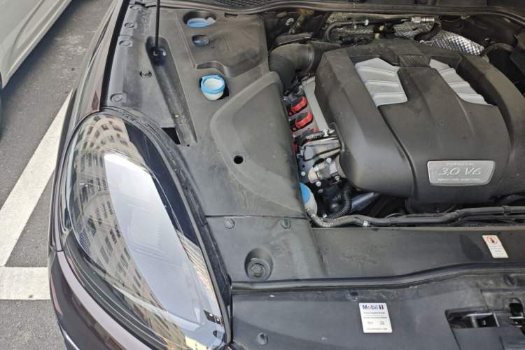 Used Porsche Cayenne 2016 Cayenne 3.0T Engine Bay Right