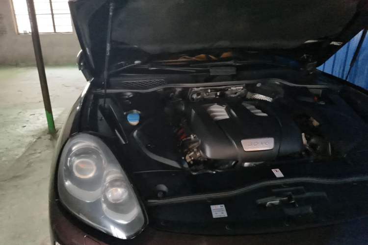Used Porsche Cayenne 2016 Cayenne Platinum Edition 3.0T Engine Bay Right