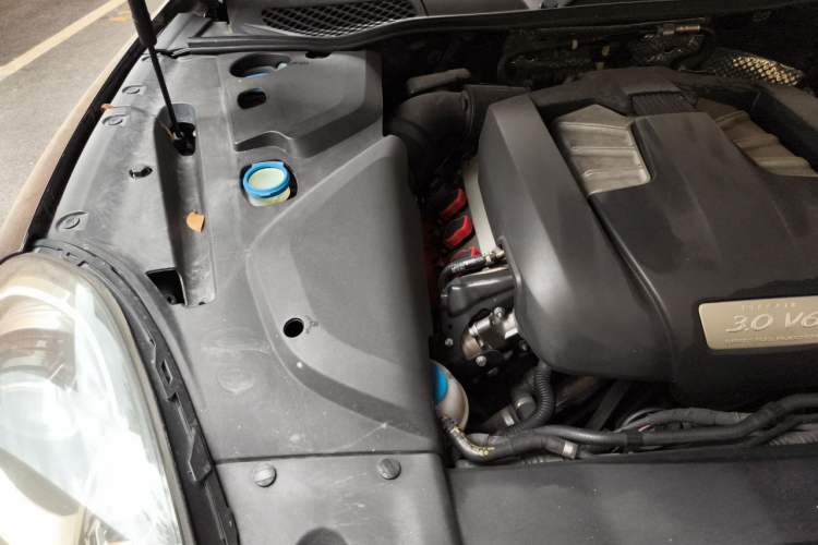 Used Porsche Cayenne 2016 Cayenne 3.0T Engine Bay Right