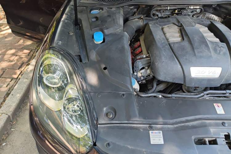 Used Porsche Cayenne 2016 Cayenne 3.0T Engine Bay Right