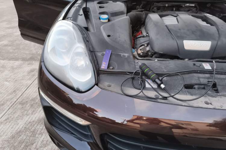 Used Porsche Cayenne 2016 Cayenne 3.0T Engine Bay Right
