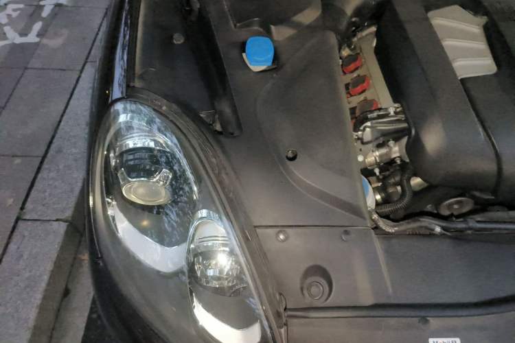 Used Porsche Cayenne 2016 Cayenne Platinum Edition 3.0T Engine Bay Right