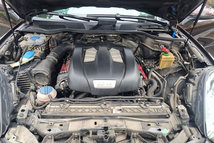 Used Porsche Cayenne 2016 Cayenne Platinum Edition 3.0T Engine Bay