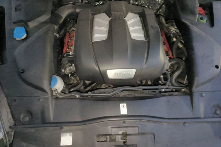 Used Porsche Cayenne 2016 Cayenne Platinum Edition 3.0T Engine Bay