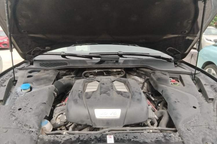 Used Porsche Cayenne 2016 Cayenne Platinum Edition 3.0T Engine Bay