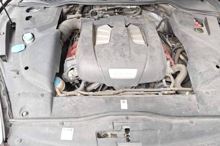 Used Porsche Cayenne 2016 Cayenne 3.0T Engine Bay