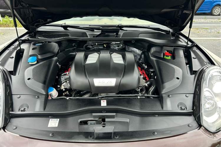 Used Porsche Cayenne 2016 Cayenne Platinum Edition 3.0T Engine Bay