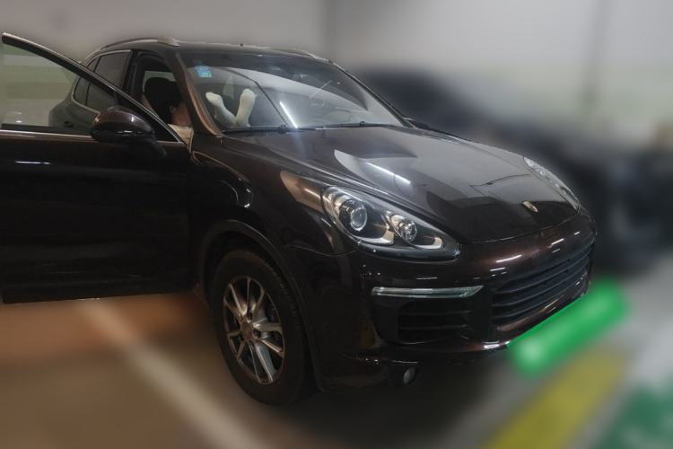 Used Porsche Cayenne 2016 Cayenne 3.0T Front Right 45 Deg