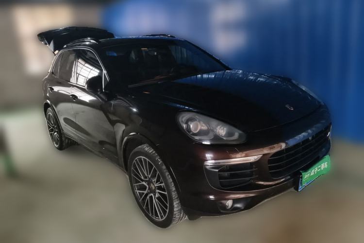Used Porsche Cayenne 2016 Cayenne Platinum Edition 3.0T Front Right 45 Deg