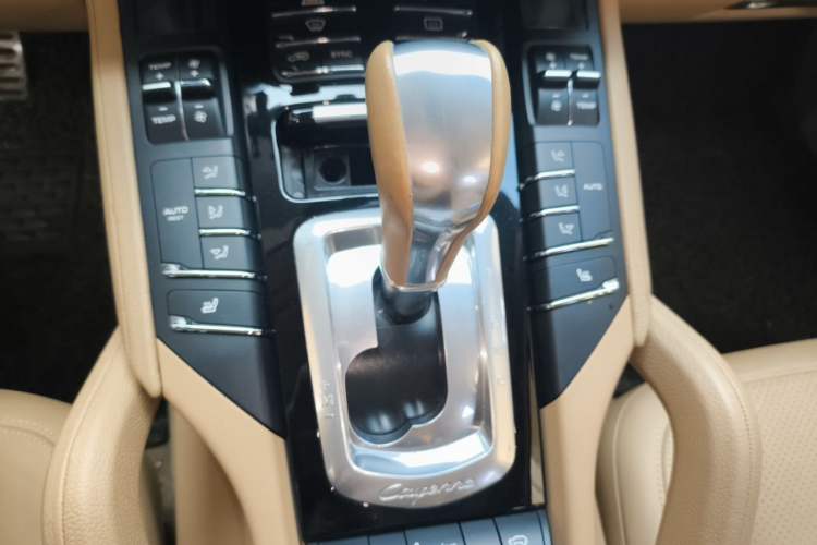 Used Porsche Cayenne 2016 Cayenne Platinum Edition 3.0T Gear Lever