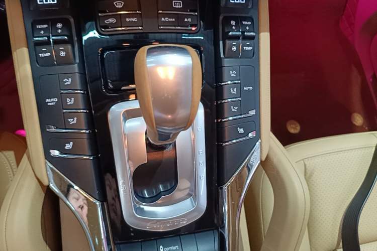 Used Porsche Cayenne 2016 Cayenne 3.0T Gear Lever