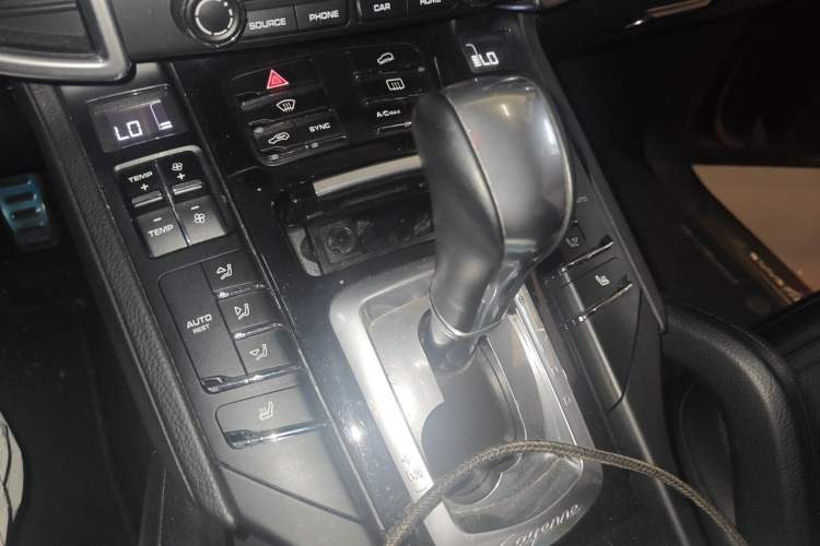 Used Porsche Cayenne 2016 Cayenne 3.0T Gear Lever