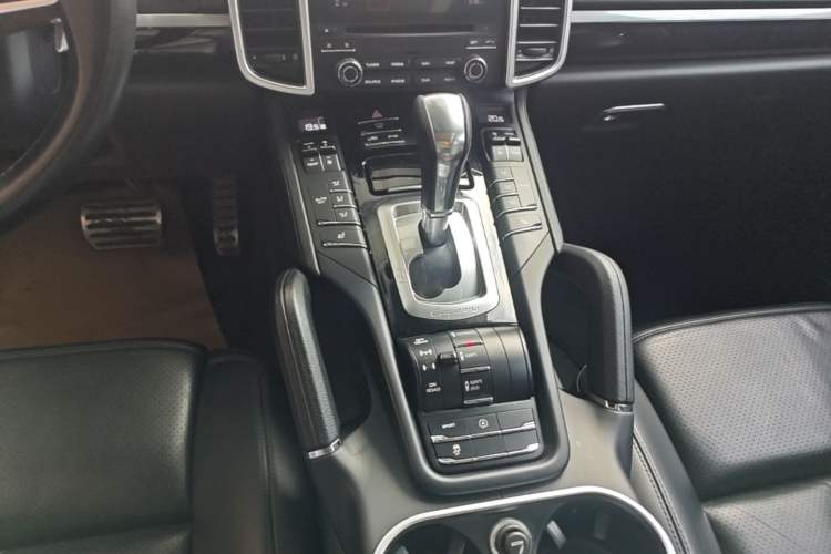 Used Porsche Cayenne 2016 Cayenne 3.0T Gear Lever
