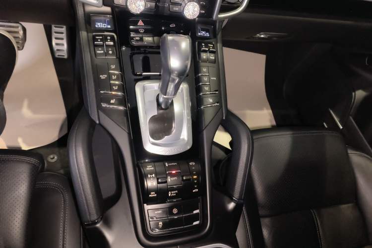 Used Porsche Cayenne 2016 Cayenne 3.0T Gear Lever