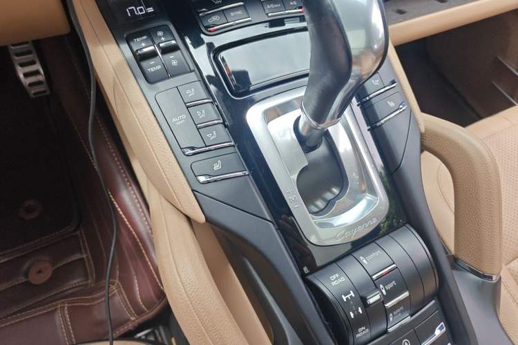 Used Porsche Cayenne 2016 Cayenne 3.0T Gear Lever