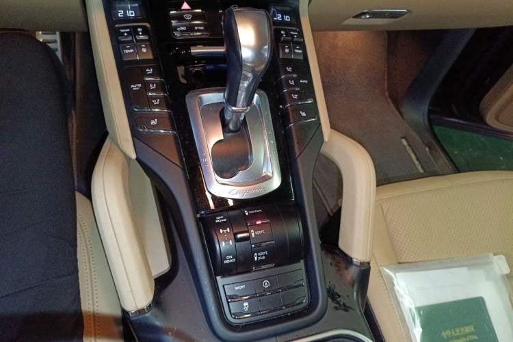 Used Porsche Cayenne 2016 Cayenne 3.0T Gear Lever