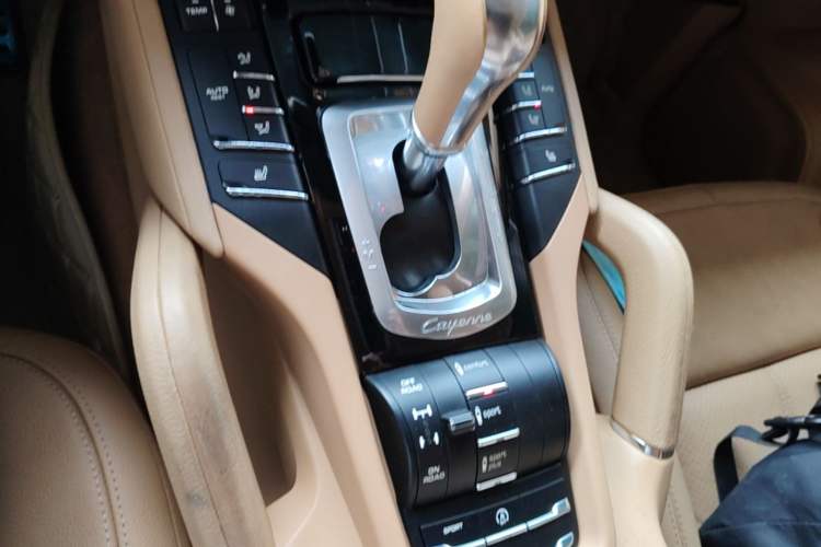 Used Porsche Cayenne 2016 Cayenne 3.0T Gear Lever
