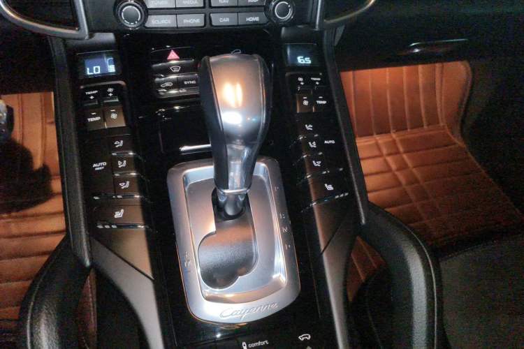 Used Porsche Cayenne 2016 Cayenne Platinum Edition 3.0T Gear Lever