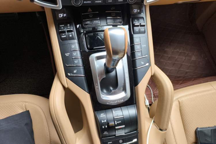 Used Porsche Cayenne 2016 Cayenne 3.0T Gear Lever