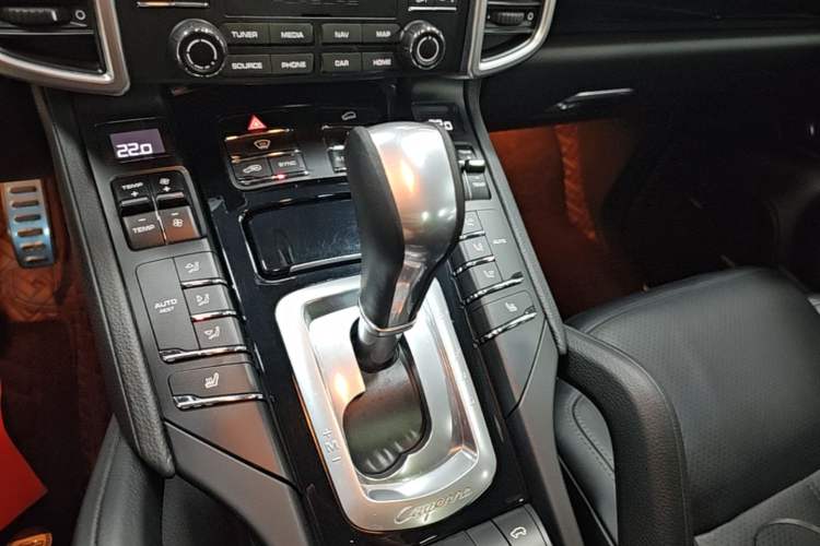 Used Porsche Cayenne 2016 Cayenne Platinum Edition 3.0T Gear Lever