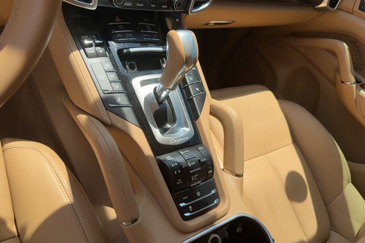 Used Porsche Cayenne 2016 Cayenne 3.0T Gear Lever