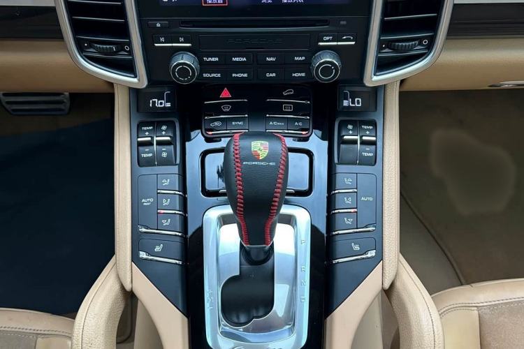Used Porsche Cayenne 2016 Cayenne Platinum Edition 3.0T Gear Lever