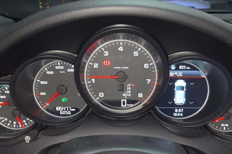Used Porsche Cayenne 2016 Cayenne Platinum Edition 3.0T Instrument Cluster