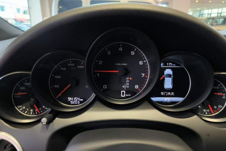 Used Porsche Cayenne 2016 Cayenne 3.0T Instrument Cluster