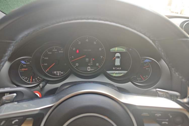 Used Porsche Cayenne 2016 Cayenne 3.0T Instrument Cluster
