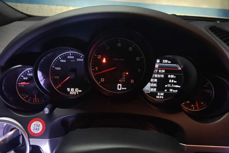 Used Porsche Cayenne 2016 Cayenne Platinum Edition 3.0T Instrument Cluster