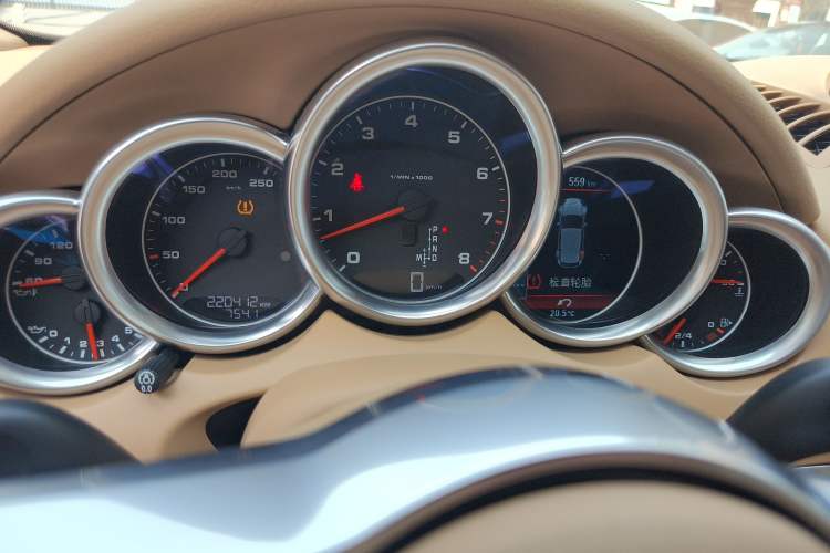 Used Porsche Cayenne 2016 Cayenne 3.0T Instrument Cluster