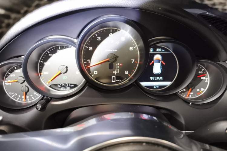 Used Porsche Cayenne 2016 Cayenne 3.0T Instrument Cluster