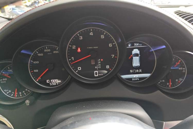 Used Porsche Cayenne 2016 Cayenne 3.0T Instrument Cluster