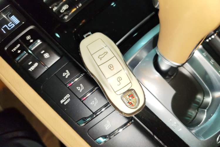 Used Porsche Cayenne 2016 Cayenne 3.0T Interior 1