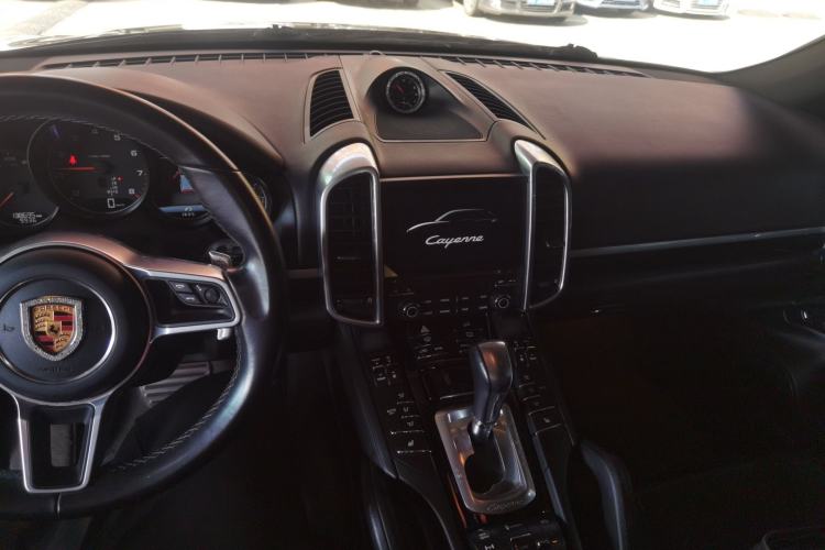 Used Porsche Cayenne 2016 Cayenne Platinum Edition 3.0T Interior 2