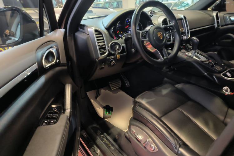 Used Porsche Cayenne 2016 Cayenne 3.0T Interior 3