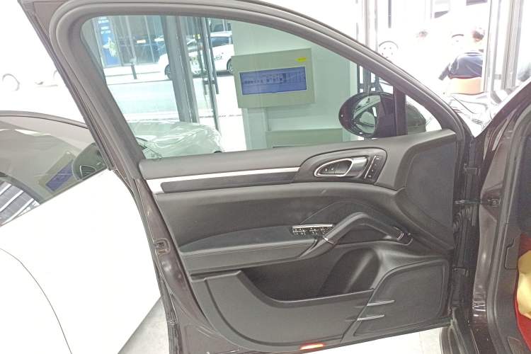 Used Porsche Cayenne 2016 Cayenne 3.0T Interior 7