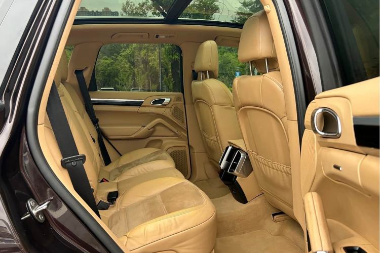 Used Porsche Cayenne 2016 Cayenne Platinum Edition 3.0T Interior 7